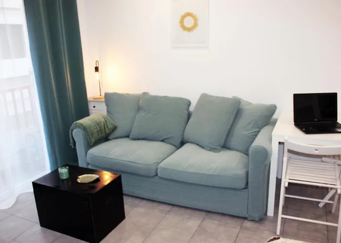 Stylish Studio Gio 211